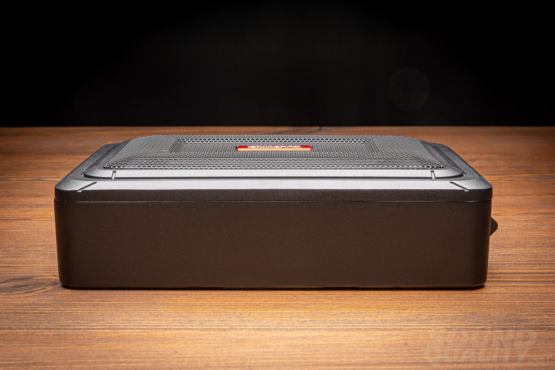 Awave V8M Ii 6X8 Active Mini Subwoofer