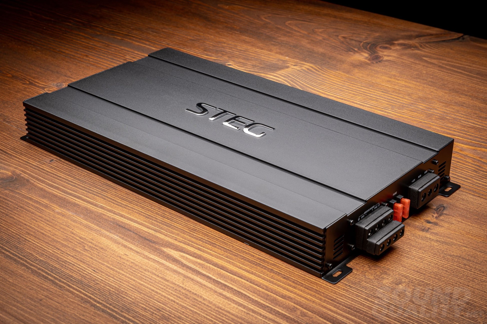 Steg St402 4-Channel Amplifier